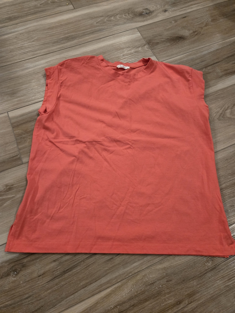 Coral Short-Sleeve Women’s Tee